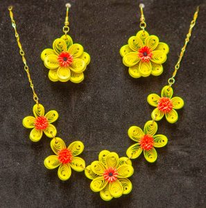 Yellow necklace earrings