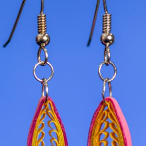 These small yellow and pink teardrop earrings are made with 1/8″ pink acid free paper that has pink gilding on one edge and 1/8″ yellow paper with yellow gilding on one edge.