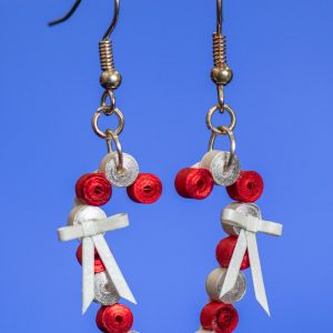 These earrings made with 1/8″ white paper with silver gilding on one edge and red paper with red gilding on one edge that gives these earrings a shimmer. They have a tiny bow made of white shimmer paper.